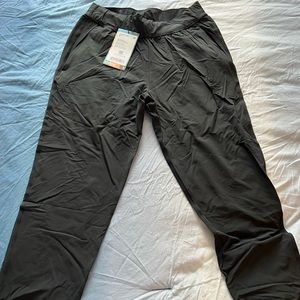 NWT Cotopaxi Medium joggers